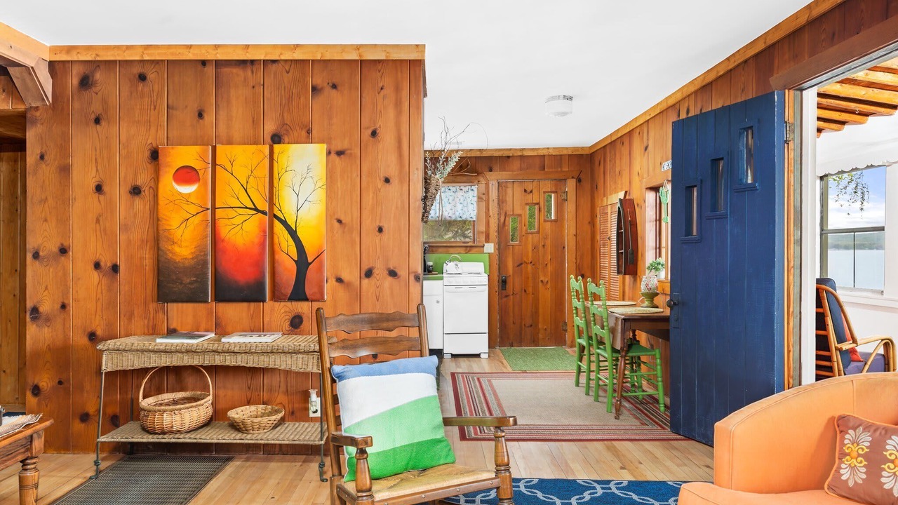 Photo of Livingroom in Suttons Bay