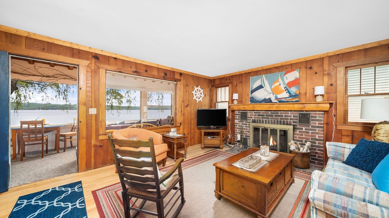 Photo of Livingroom in Suttons Bay