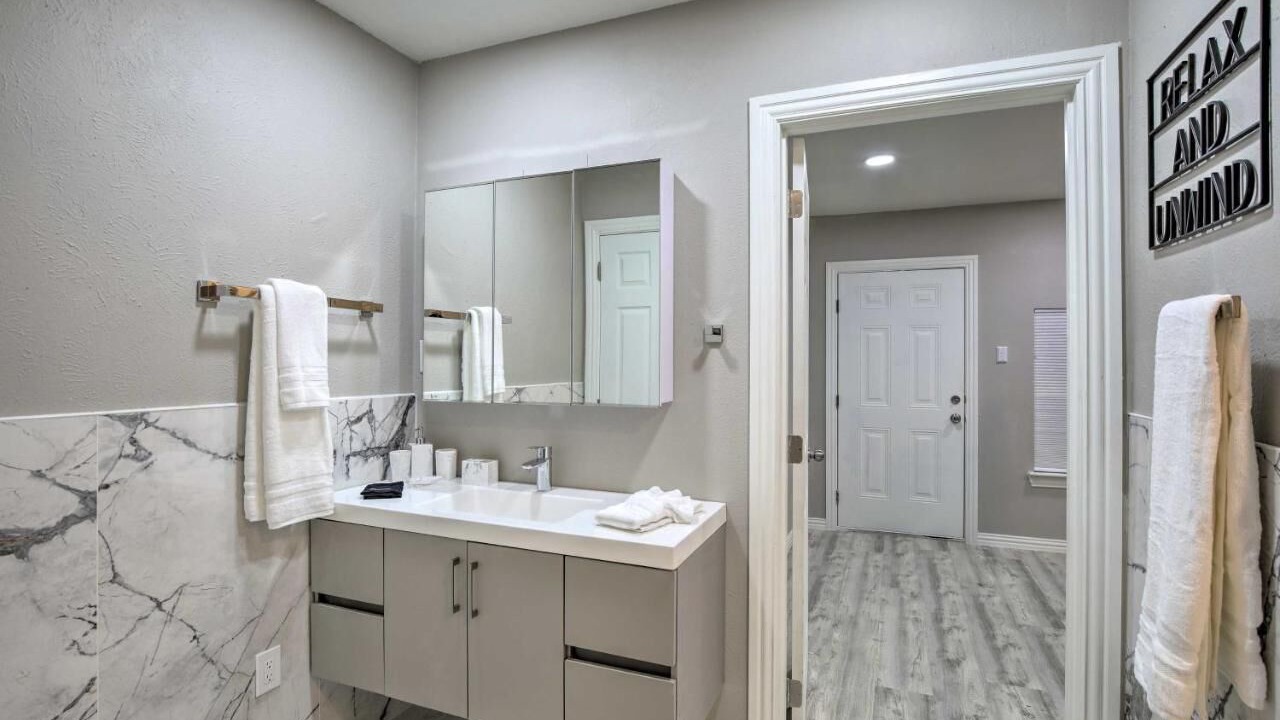 Photo of Bathroom in Garland
