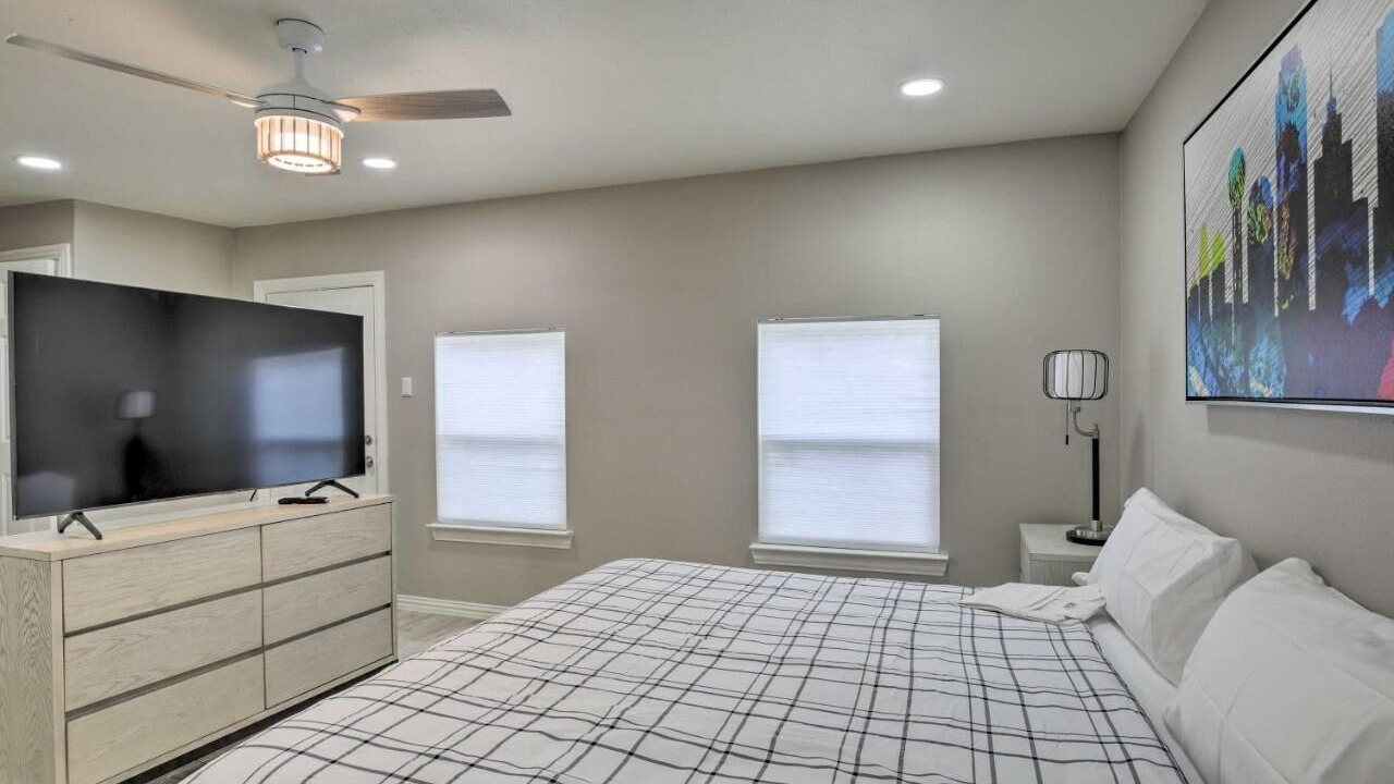 Photo of Bedroom in Garland