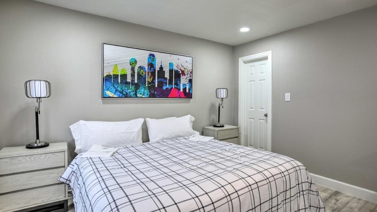 Photo of Bedroom in Garland