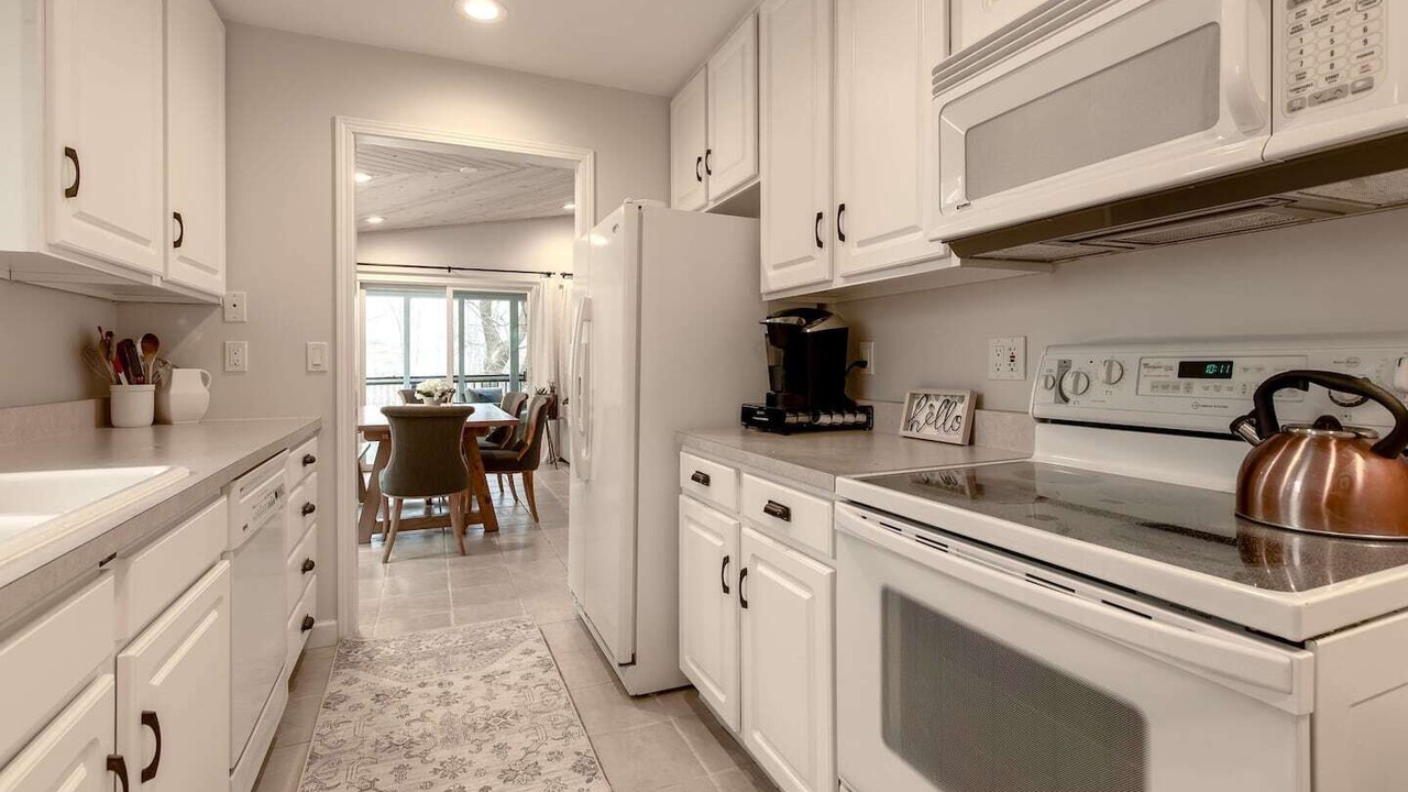 Photo of Kitchen in Glenn Haven Shores