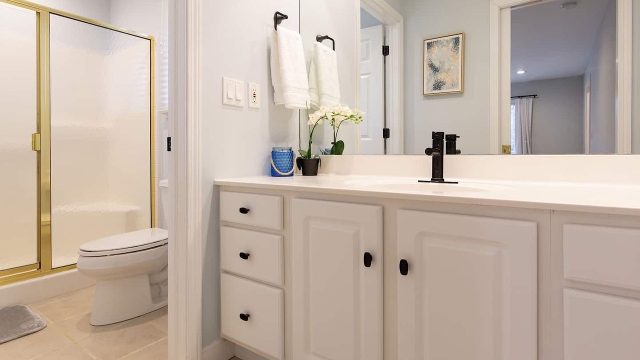 Photo of Bathroom in Glenn Haven Shores