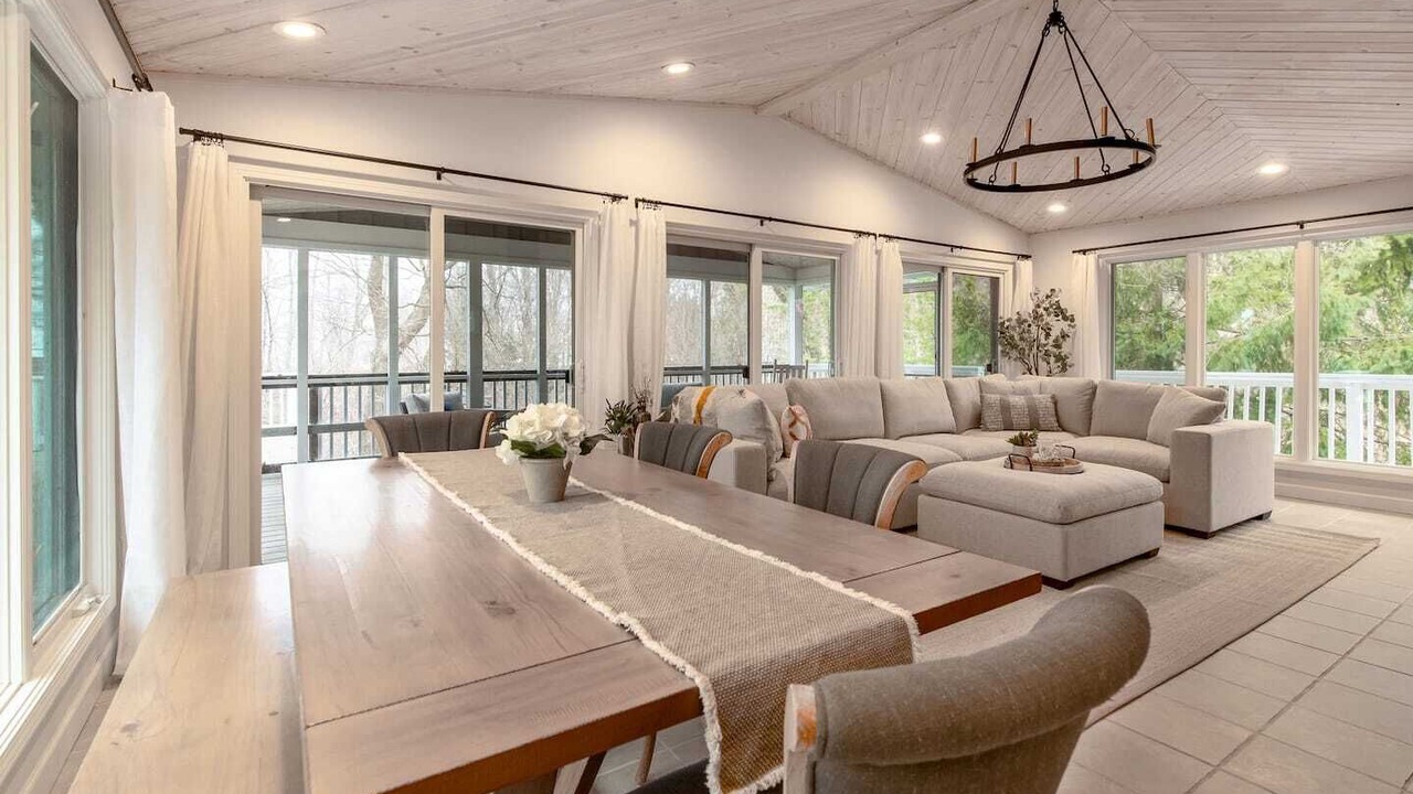 Photo of Livingroom in Glenn Haven Shores