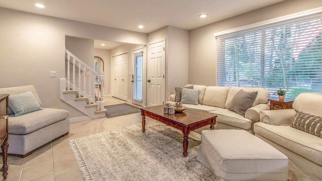 Photo of Livingroom in Glenn Haven Shores