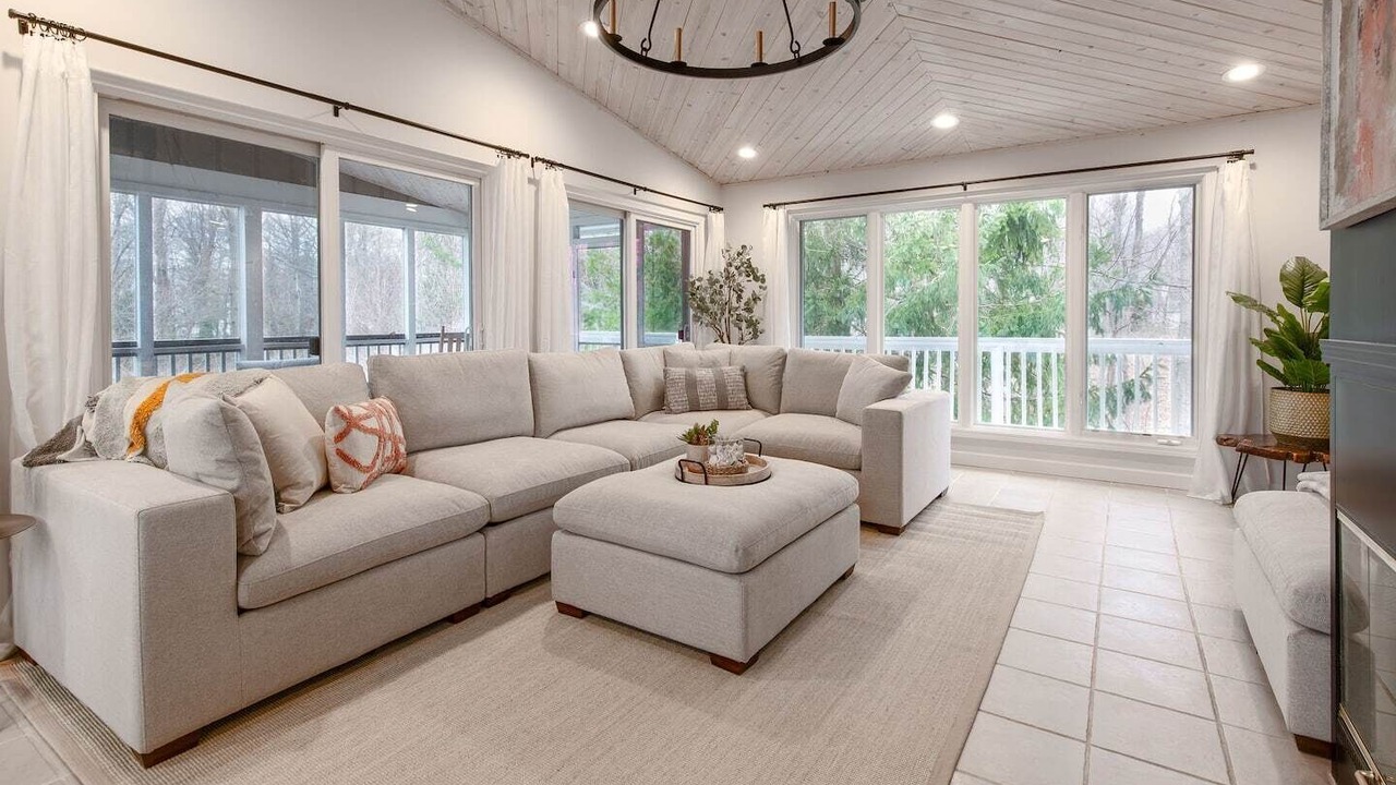 Photo of Livingroom in Glenn Haven Shores