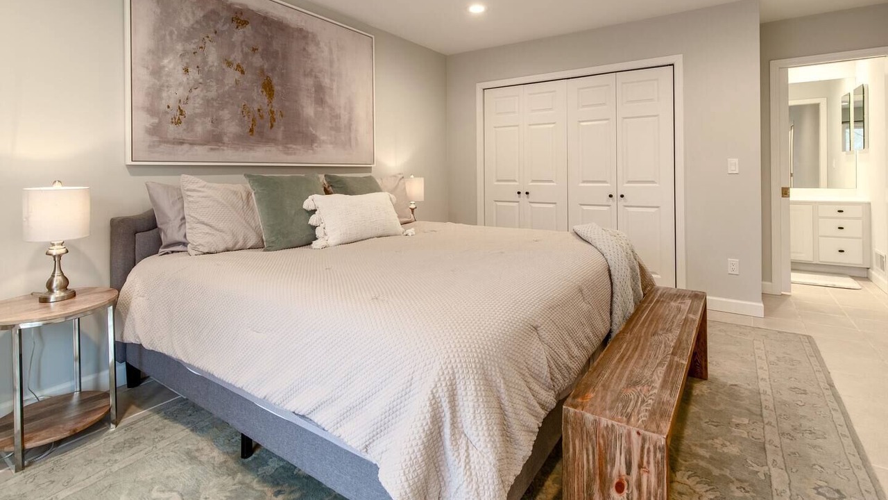 Photo of Bedroom in Glenn Haven Shores