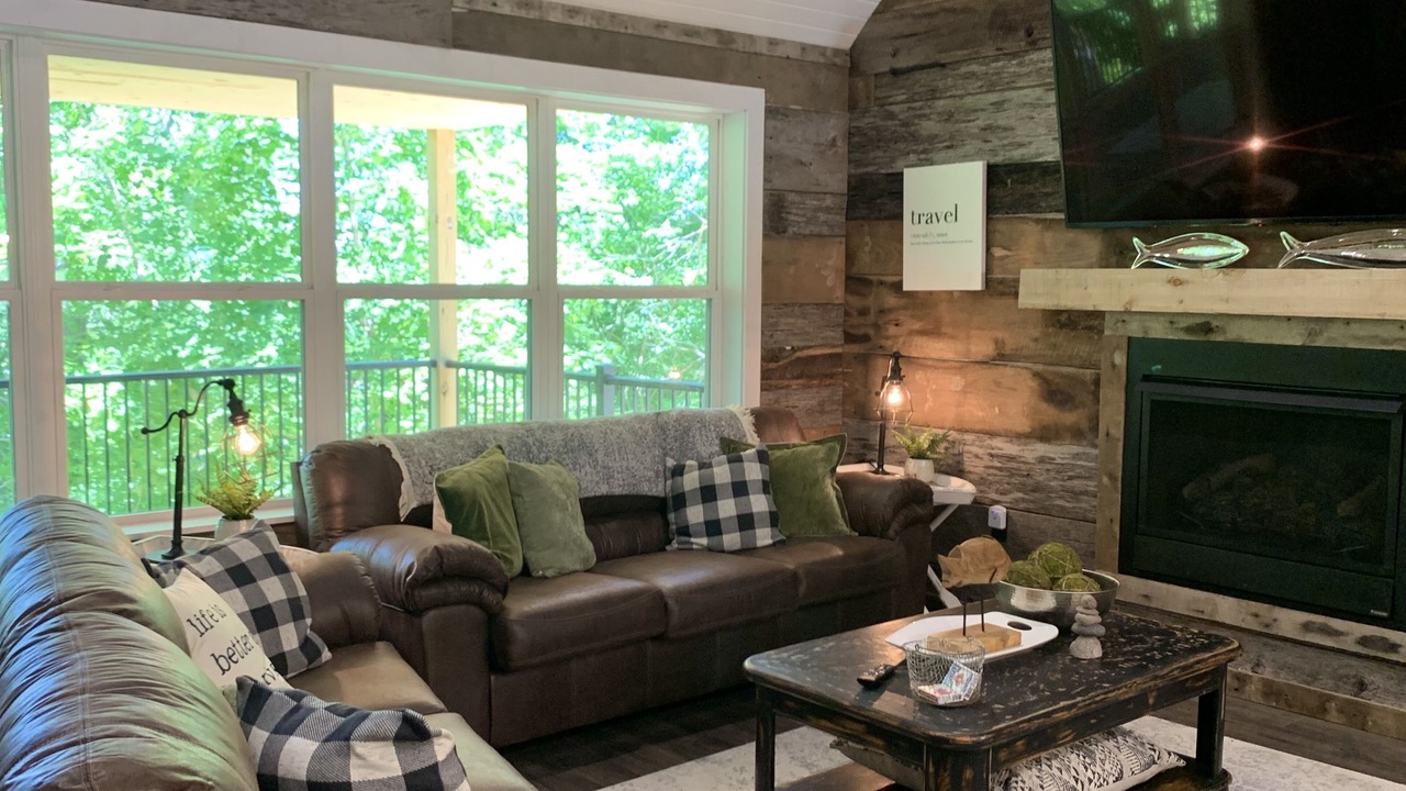 Photo of Livingroom in Tecumseh
