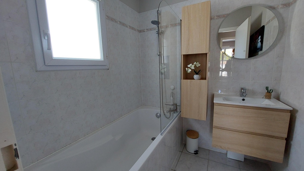 Photo of Bathroom in Le Bois-Plage-en-Re