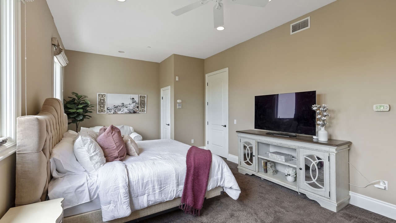 Photo of Bedroom in North Tustin