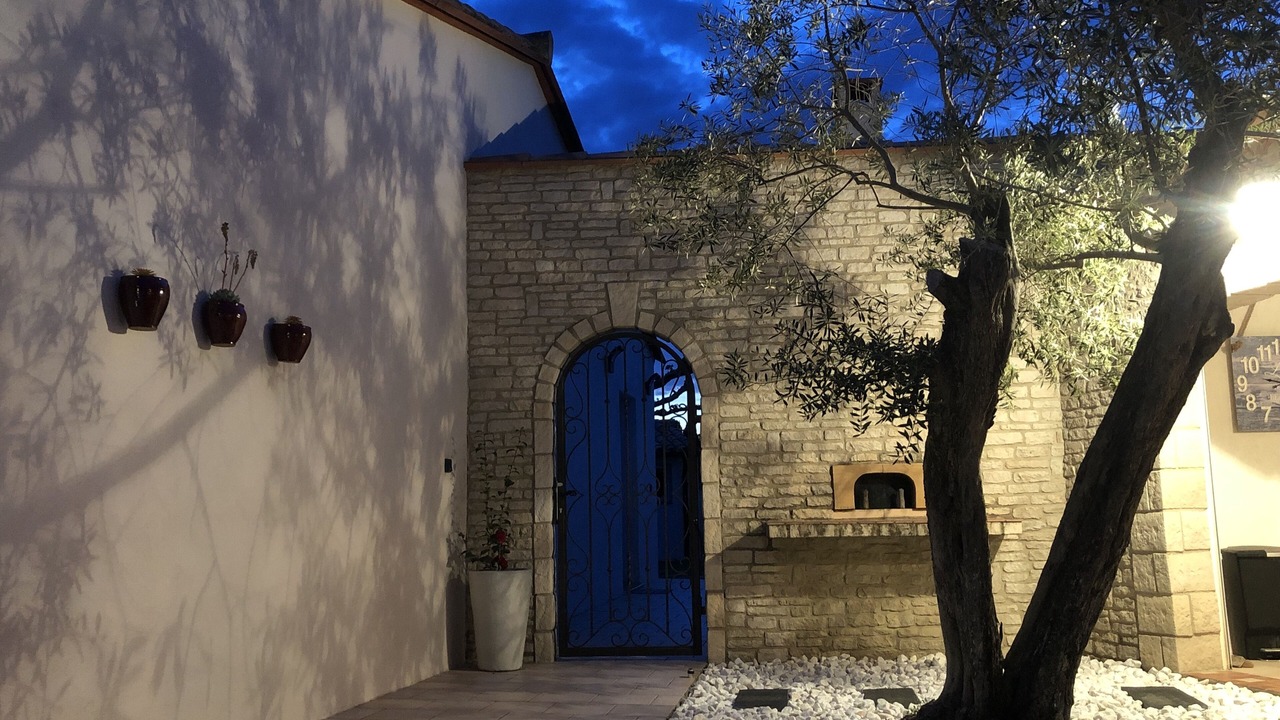 Photo of Patio Balcony in Theza
