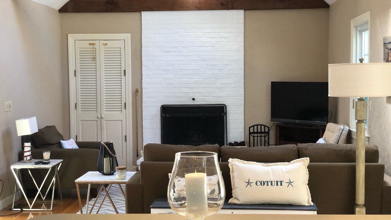 Photo of Livingroom in Cotuit