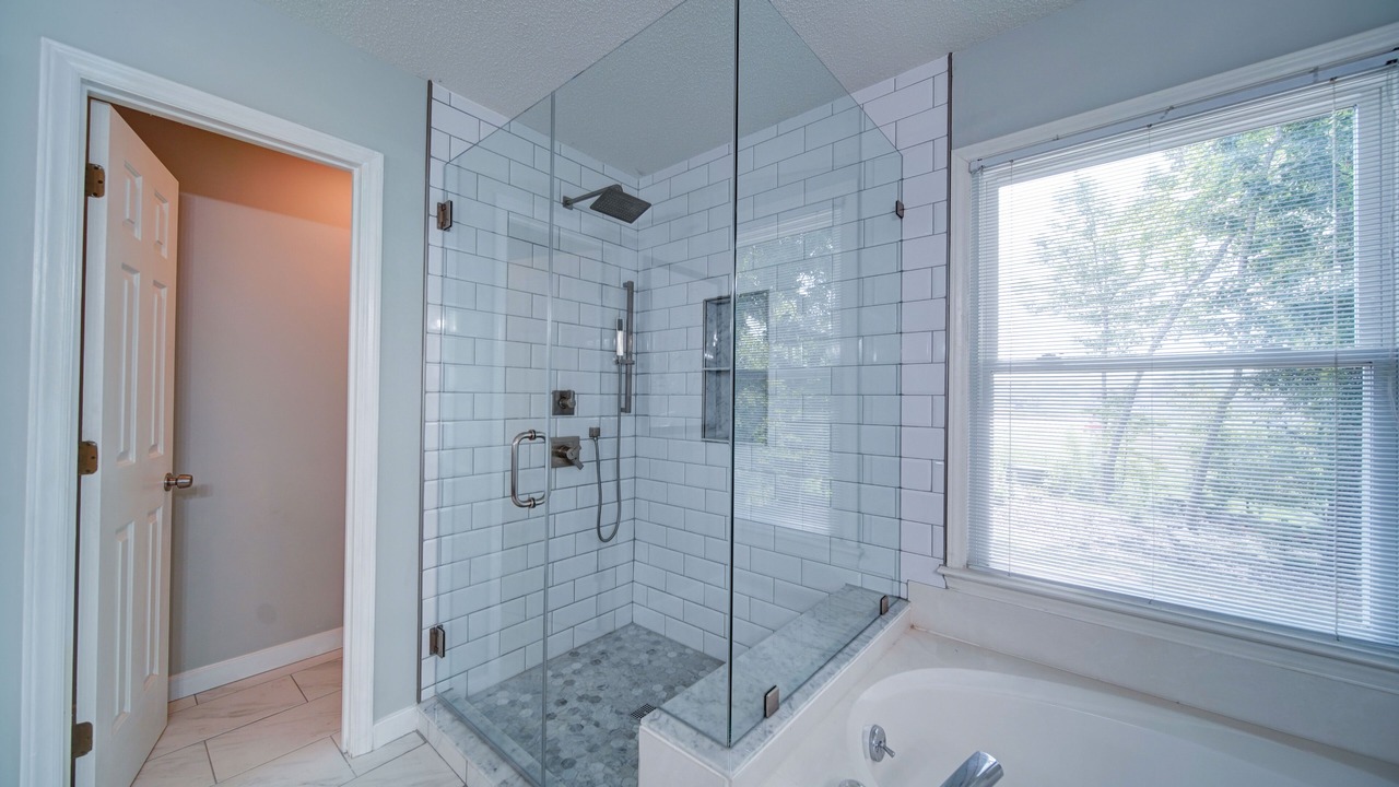 Photo of Bathroom in Bowling Green