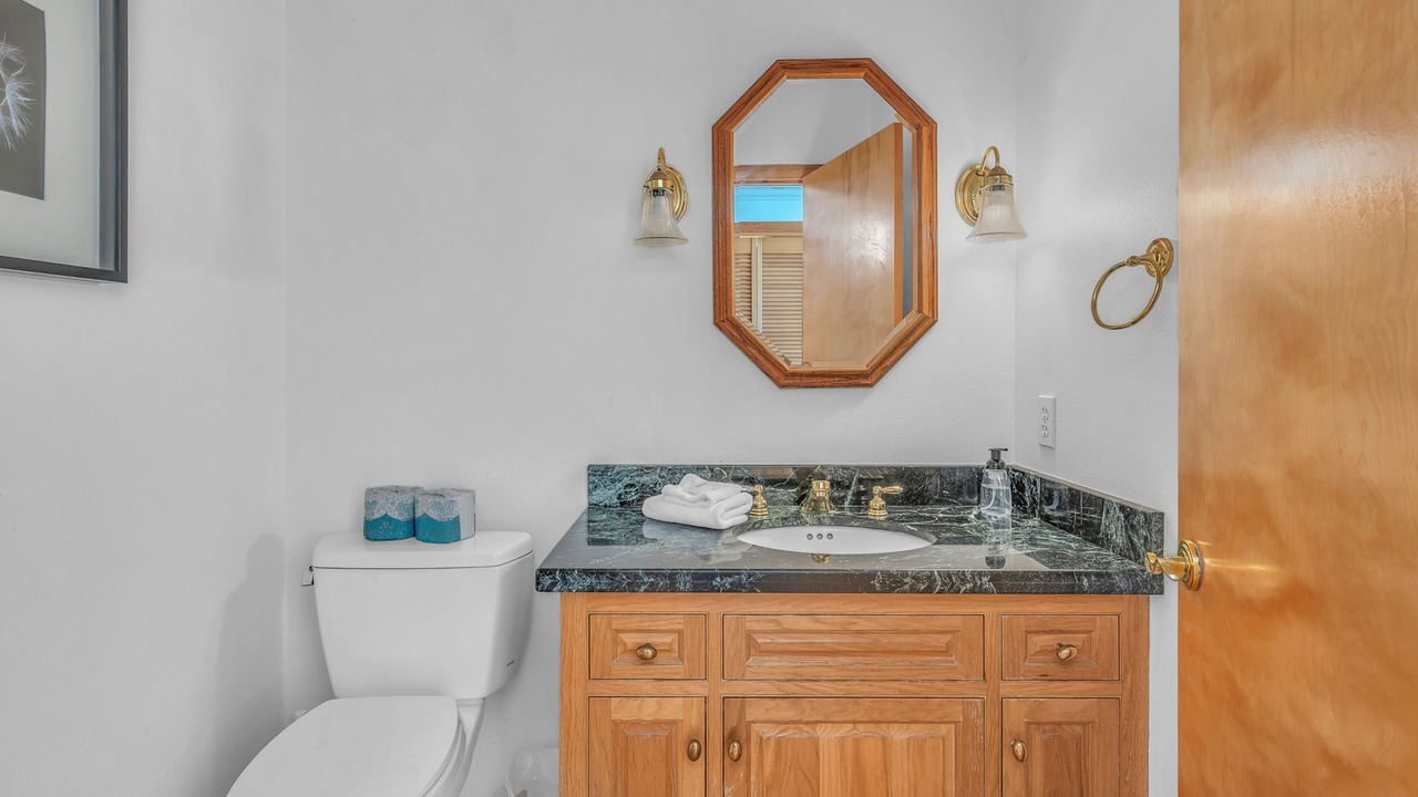 Photo of Bathroom in Gleneden Beach
