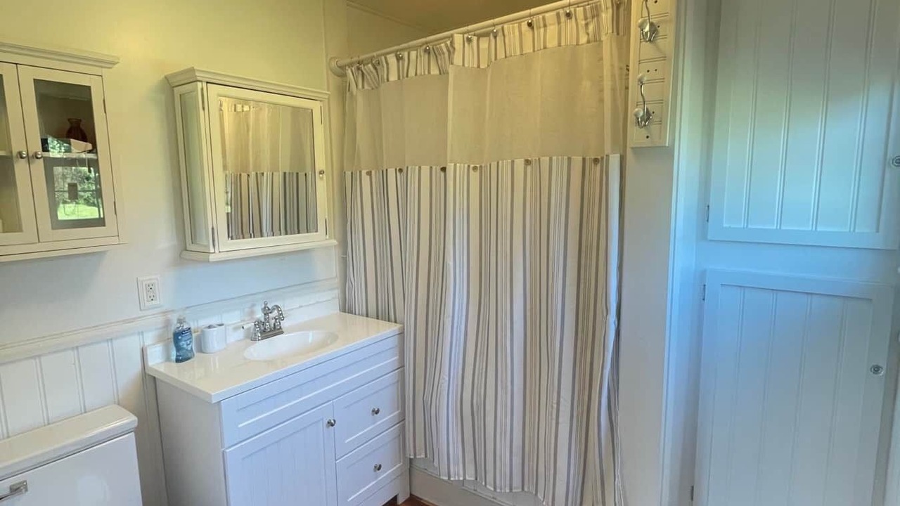 Photo of Bathroom in Town of Macomb