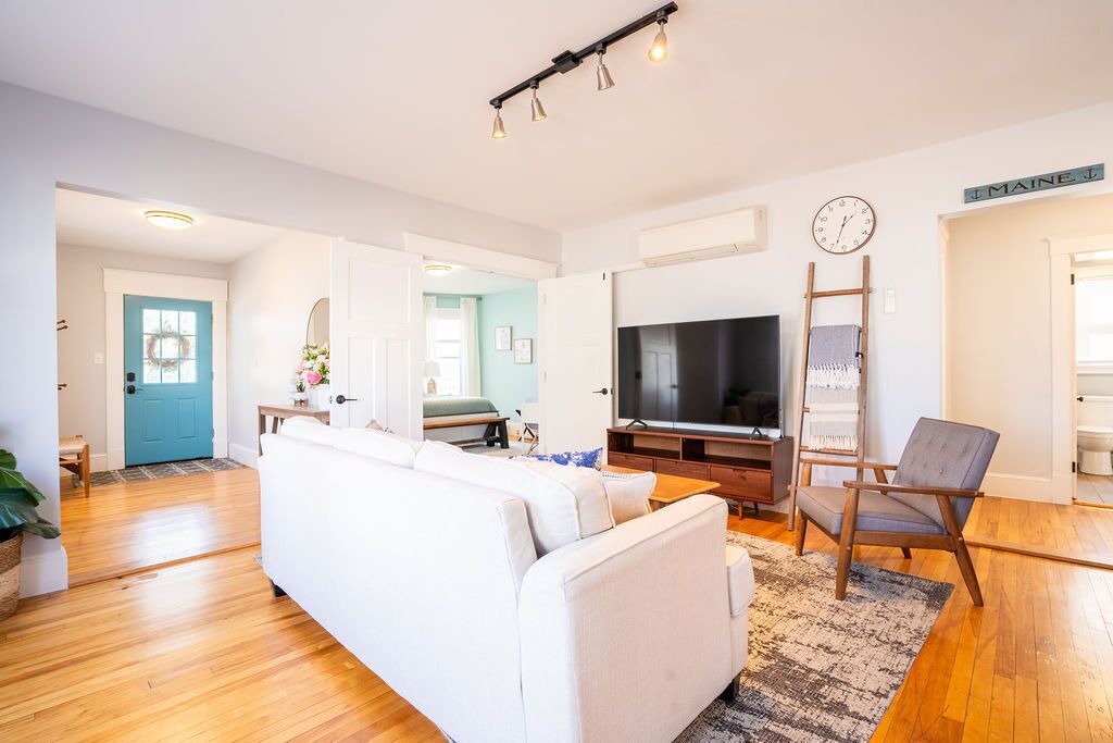 Photo of Livingroom in Oakdale