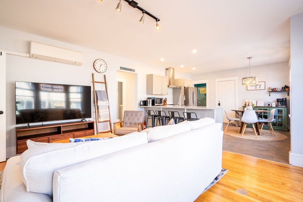 Photo of Livingroom in Oakdale