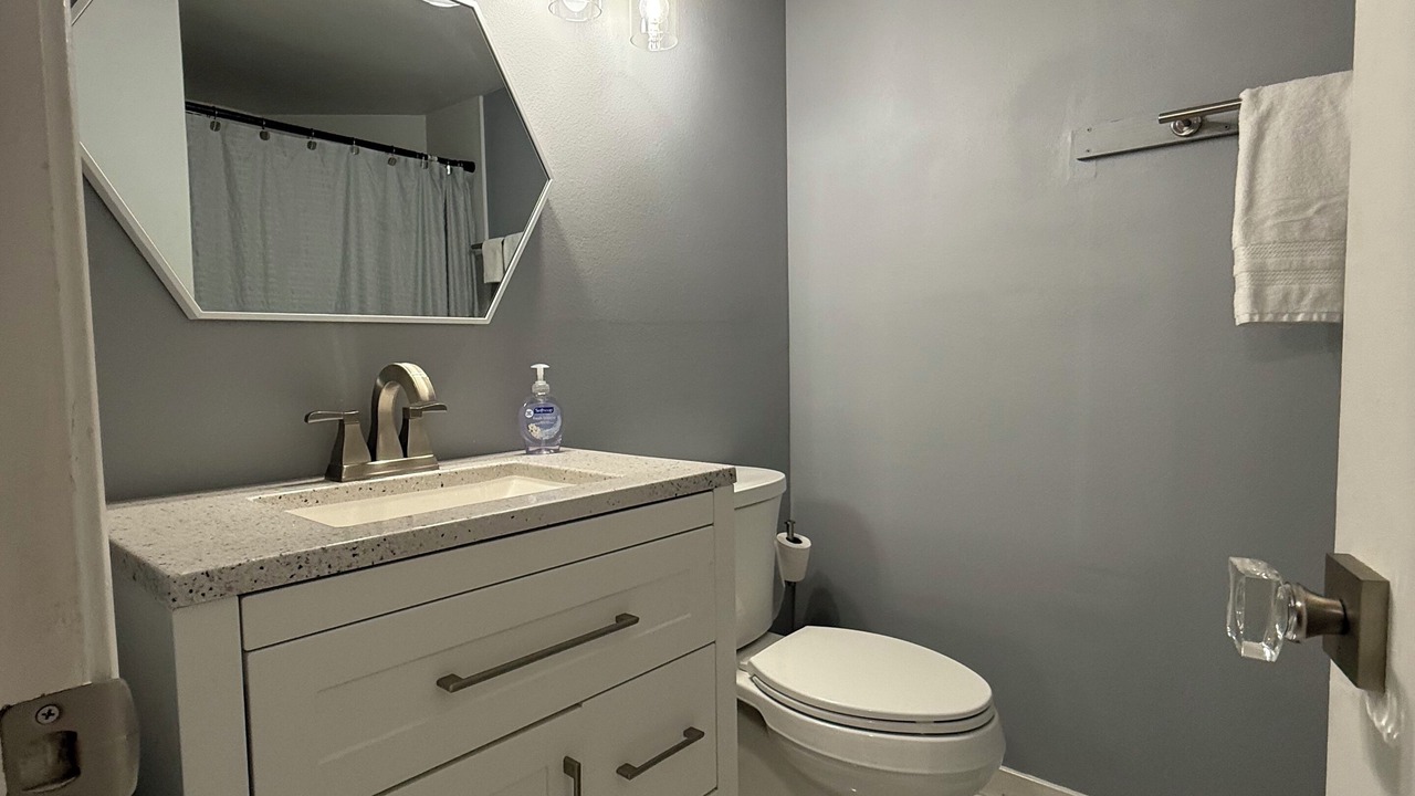 Photo of Bathroom in Ventura