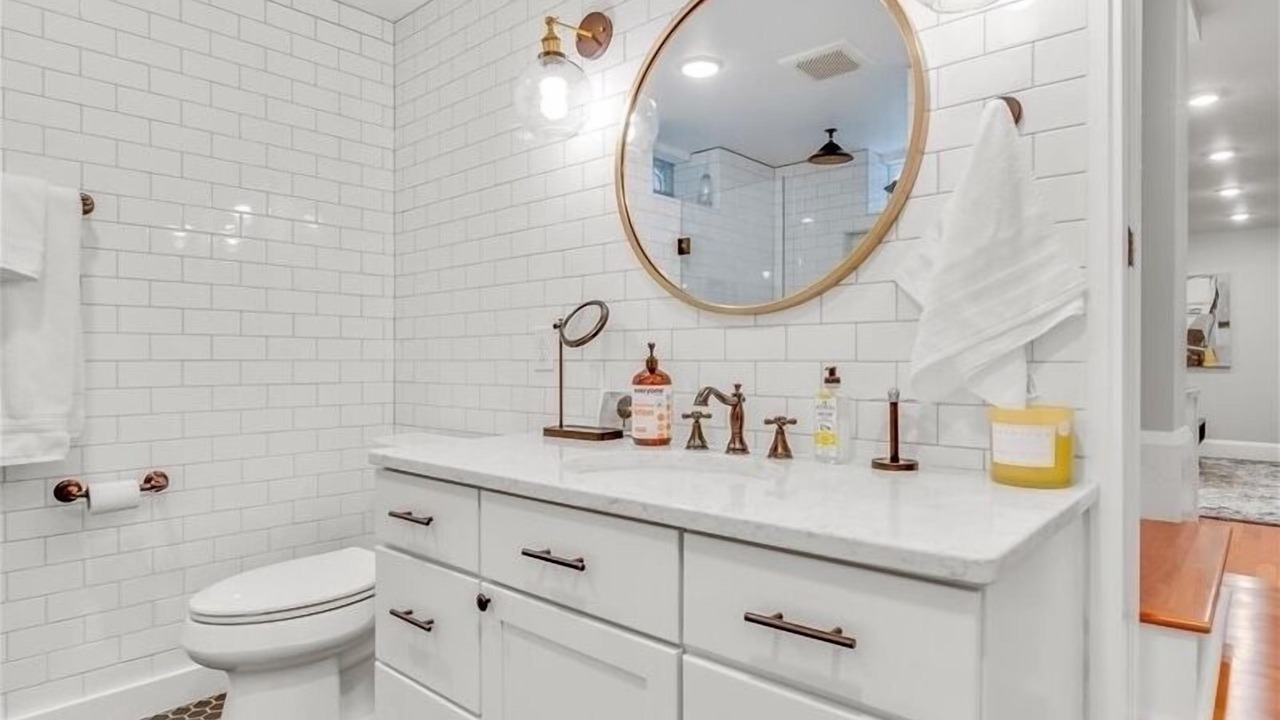 Photo of Bathroom in Linden Hills