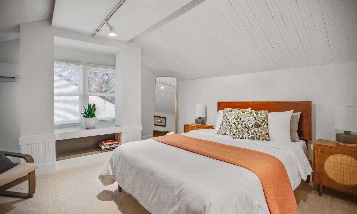 Photo of Bedroom in Linden Hills