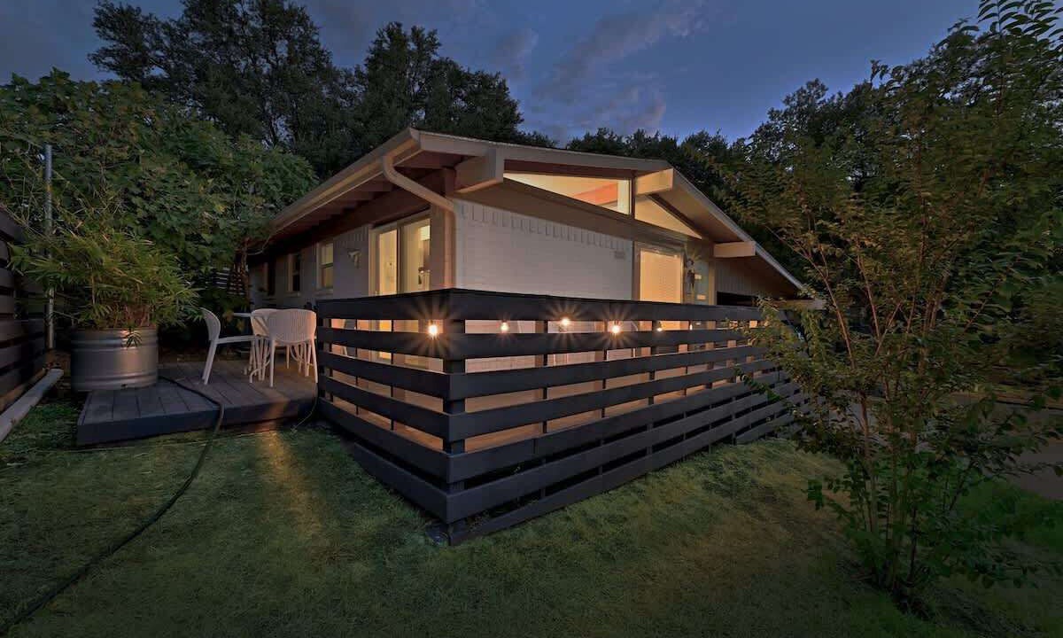 Photo of Outdoor in South River City