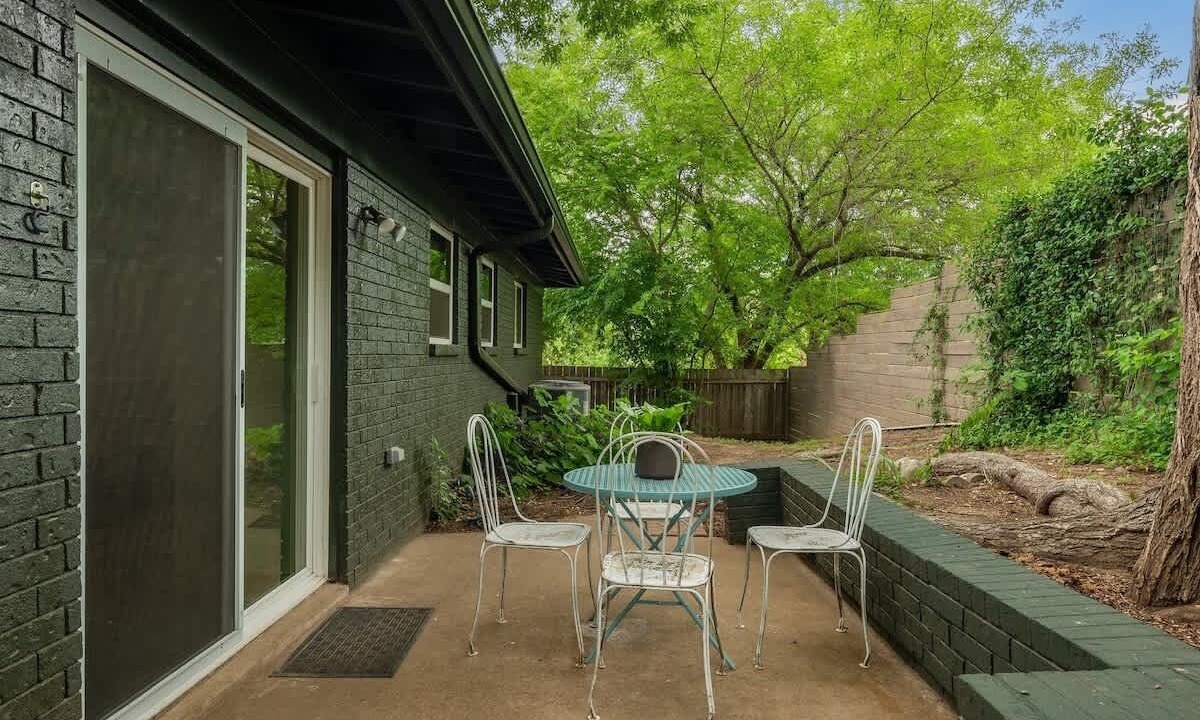 Photo of Outdoor in South River City