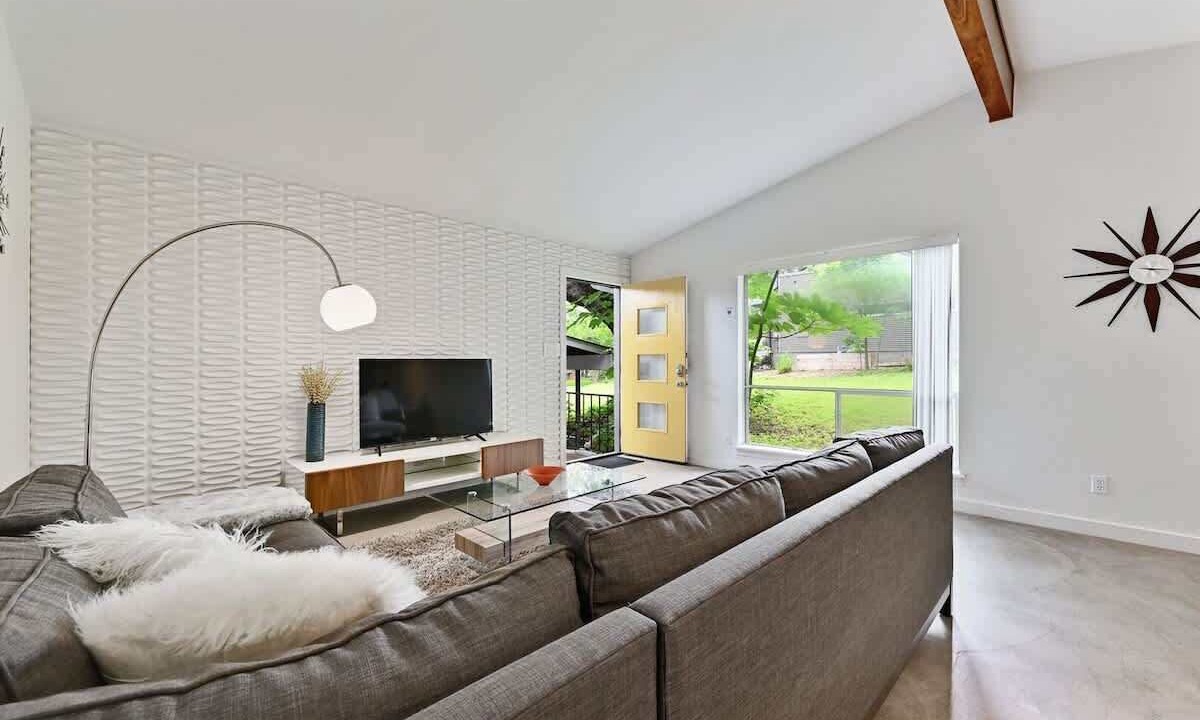 Photo of Bedroom in South River City