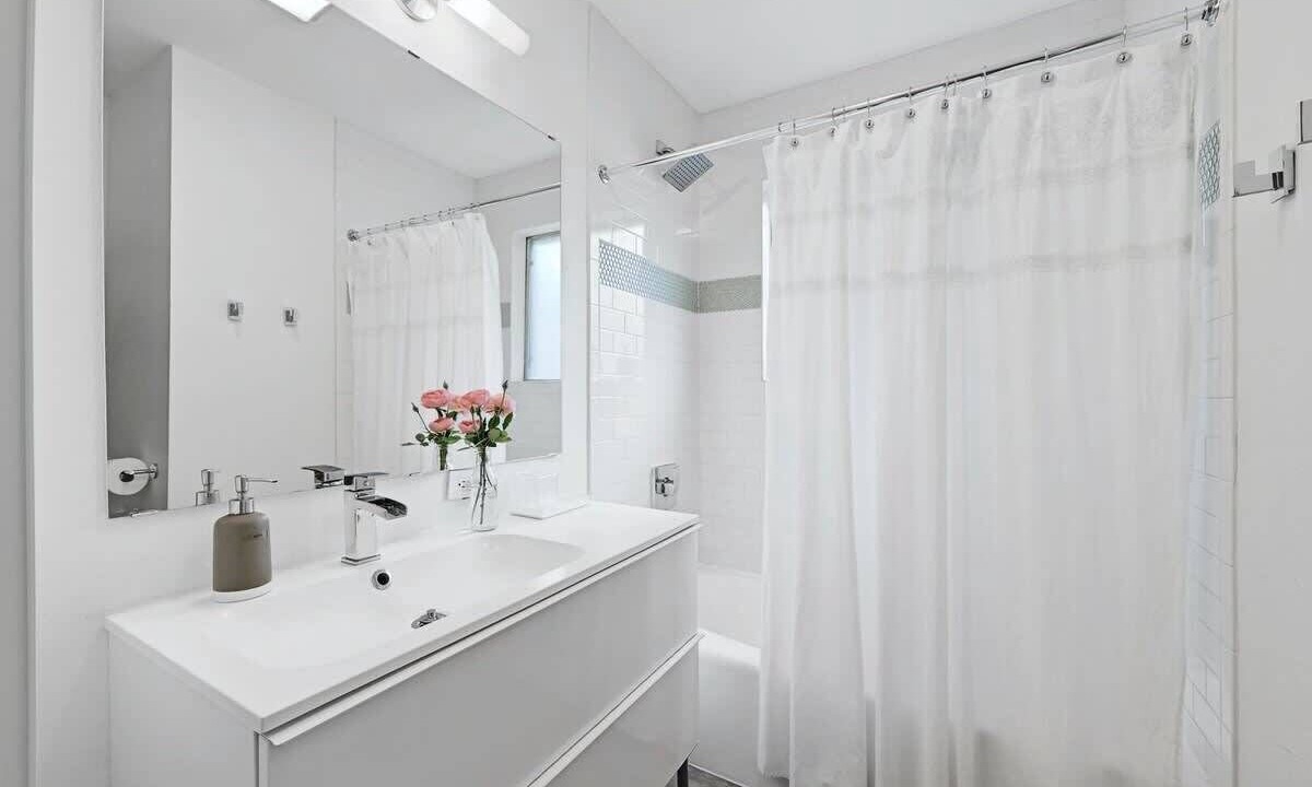 Photo of Bathroom in South River City