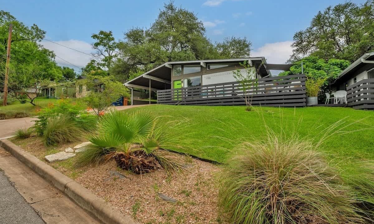 Photo of Outdoor in South River City