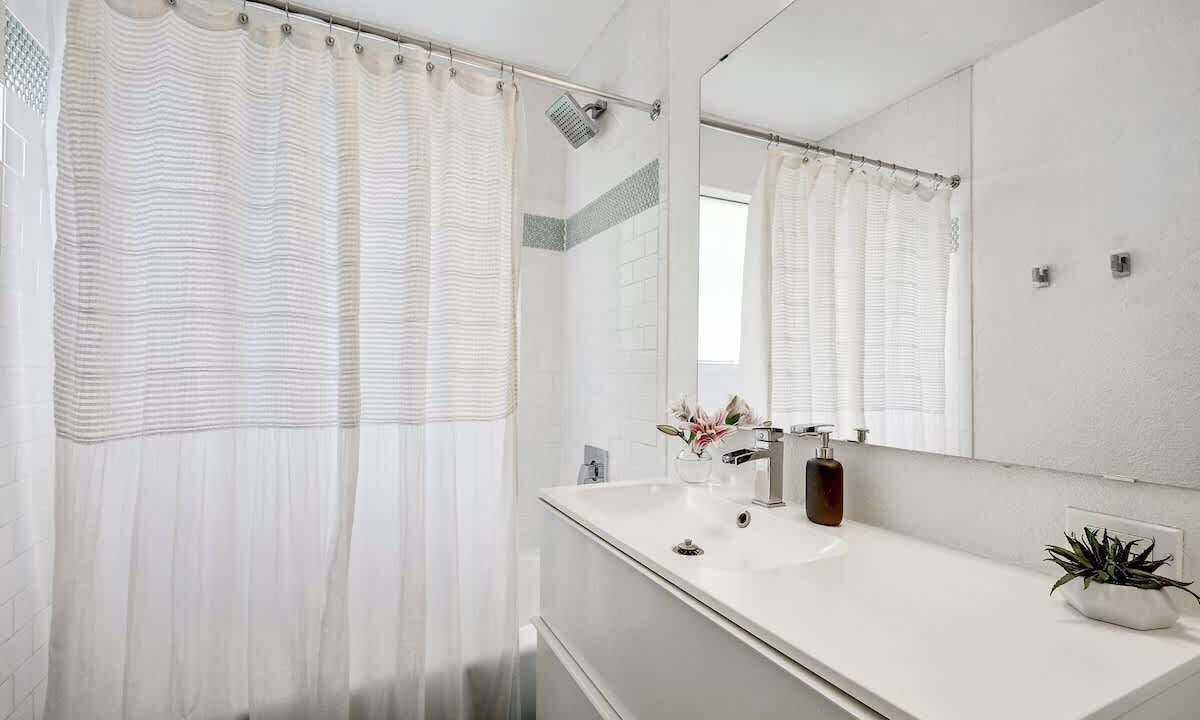 Photo of Bathroom in South River City