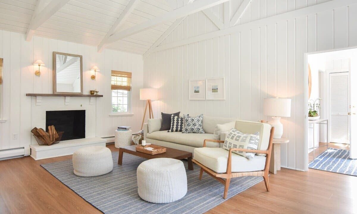 Photo of Livingroom in East Falmouth