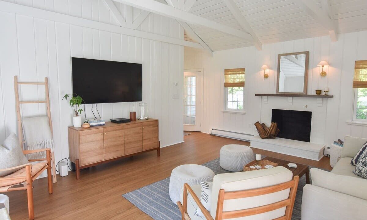 Photo of Livingroom in East Falmouth