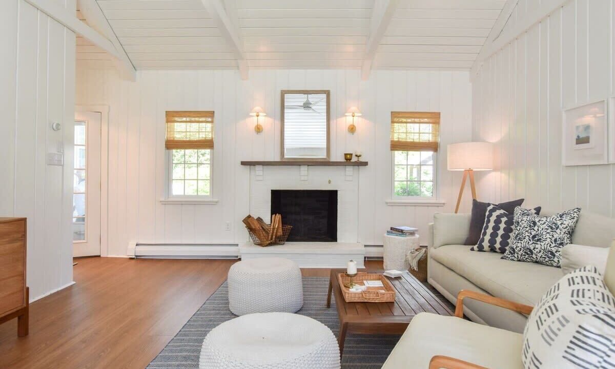 Photo of Livingroom in East Falmouth