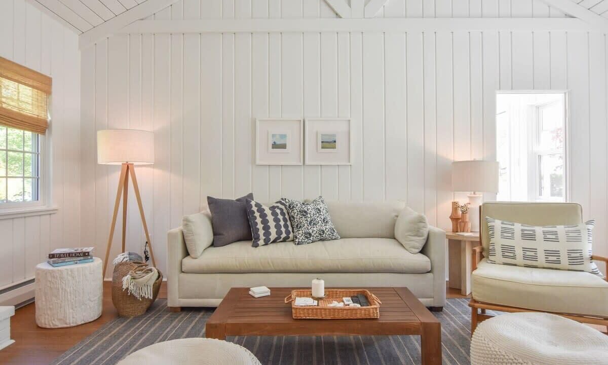 Photo of Livingroom in East Falmouth