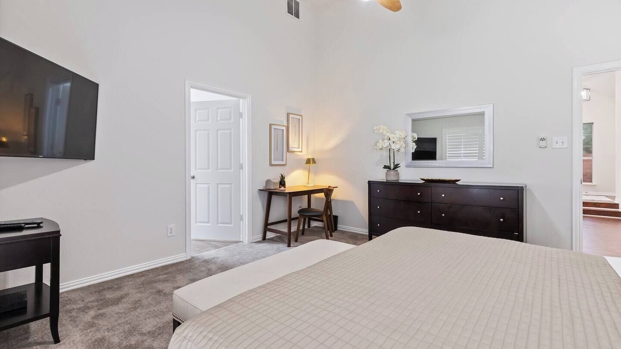 Photo of Bedroom in Valley Ranch