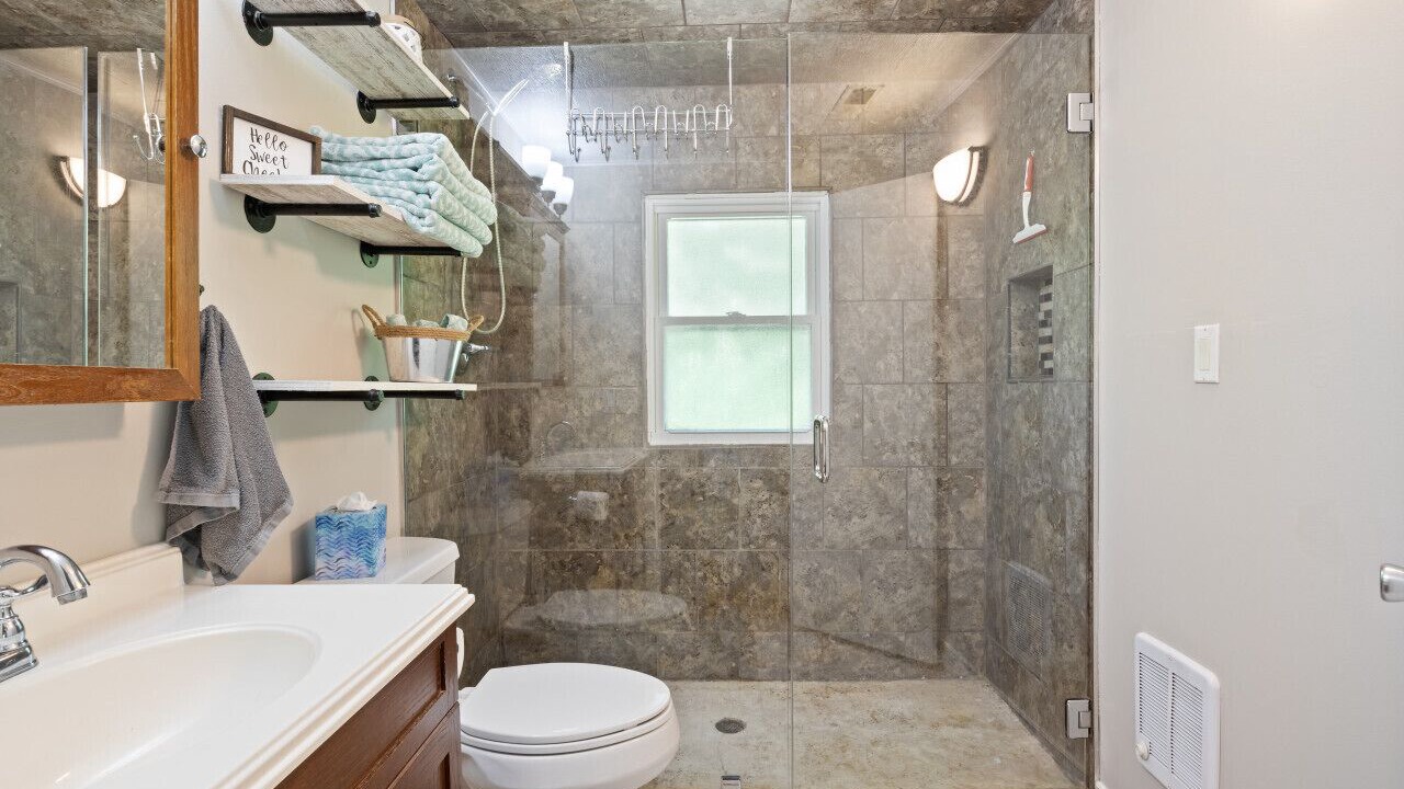 Photo of Bathroom in Camdenton
