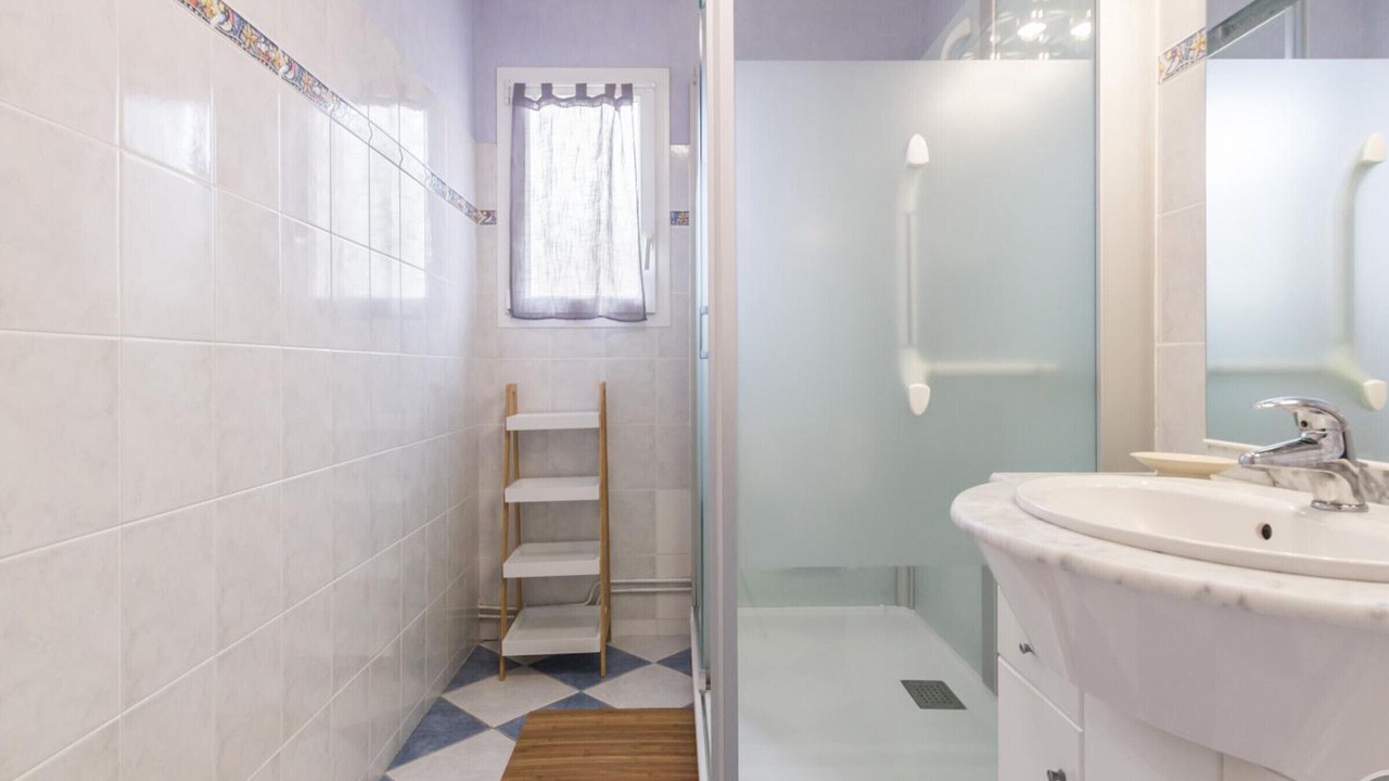 Photo of Bathroom in Gouville-sur-Mer