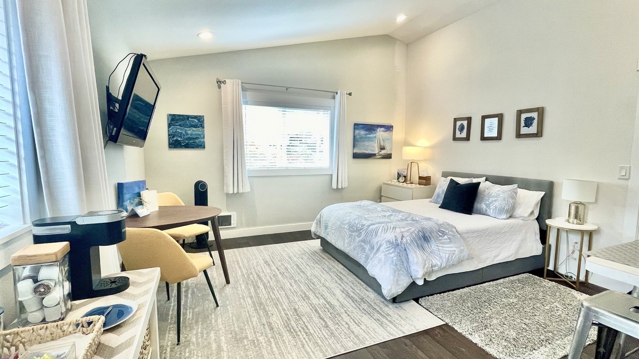 Photo of Others in The Bowl of Edmonds