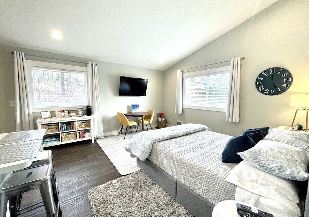 Photo of Bedroom in The Bowl of Edmonds