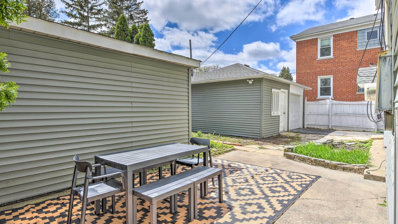 Photo of Outdoor in Oak Park
