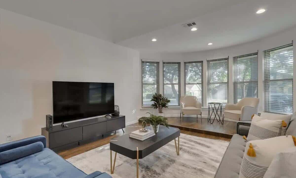 Photo of Livingroom in Grand Prairie