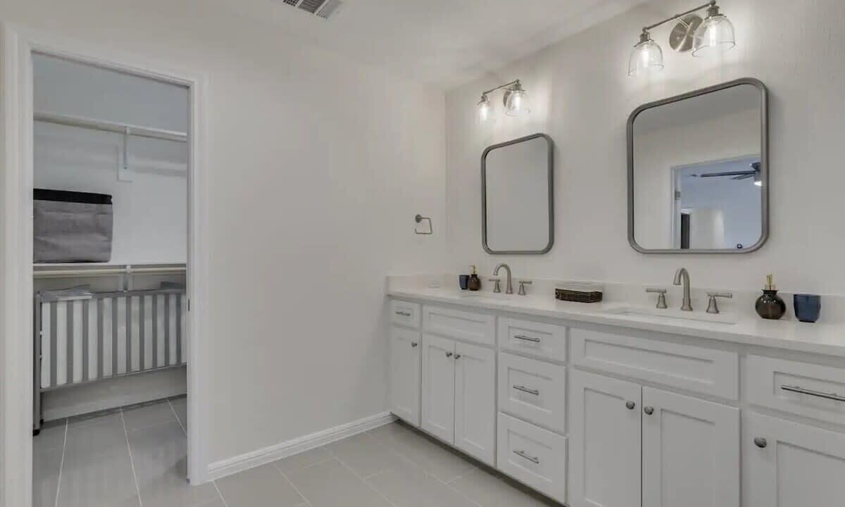 Photo of Bathroom in Grand Prairie