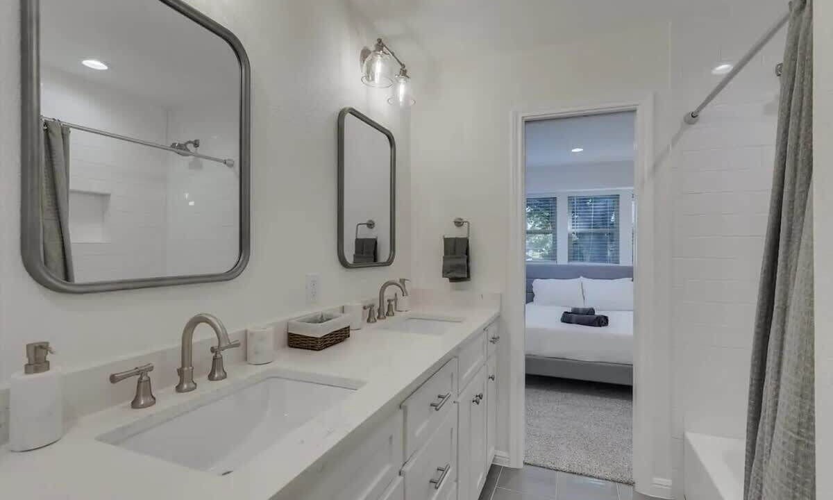 Photo of Bathroom in Grand Prairie