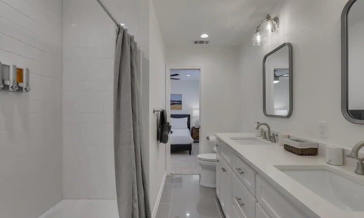 Photo of Bathroom in Grand Prairie
