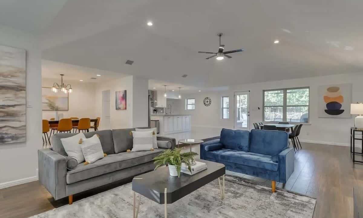 Photo of Livingroom in Grand Prairie