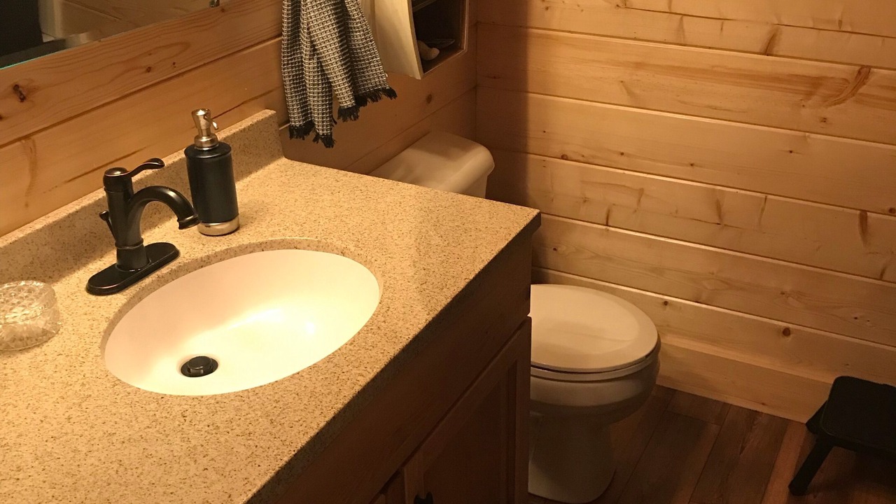 Photo of Bathroom in Linn Valley