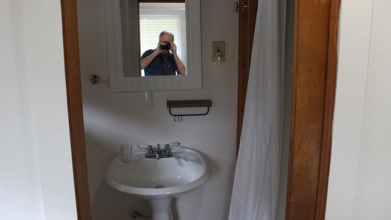 Photo of Bathroom in Roseburg