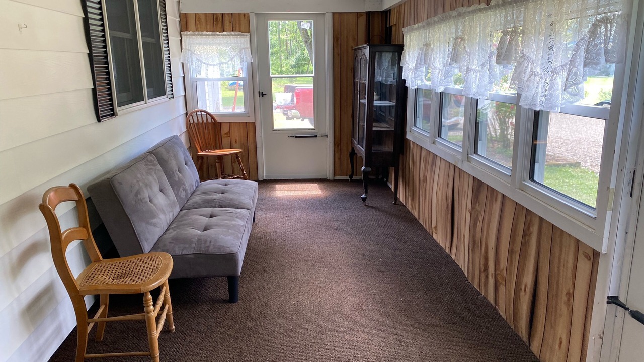 Photo of Livingroom in Warren