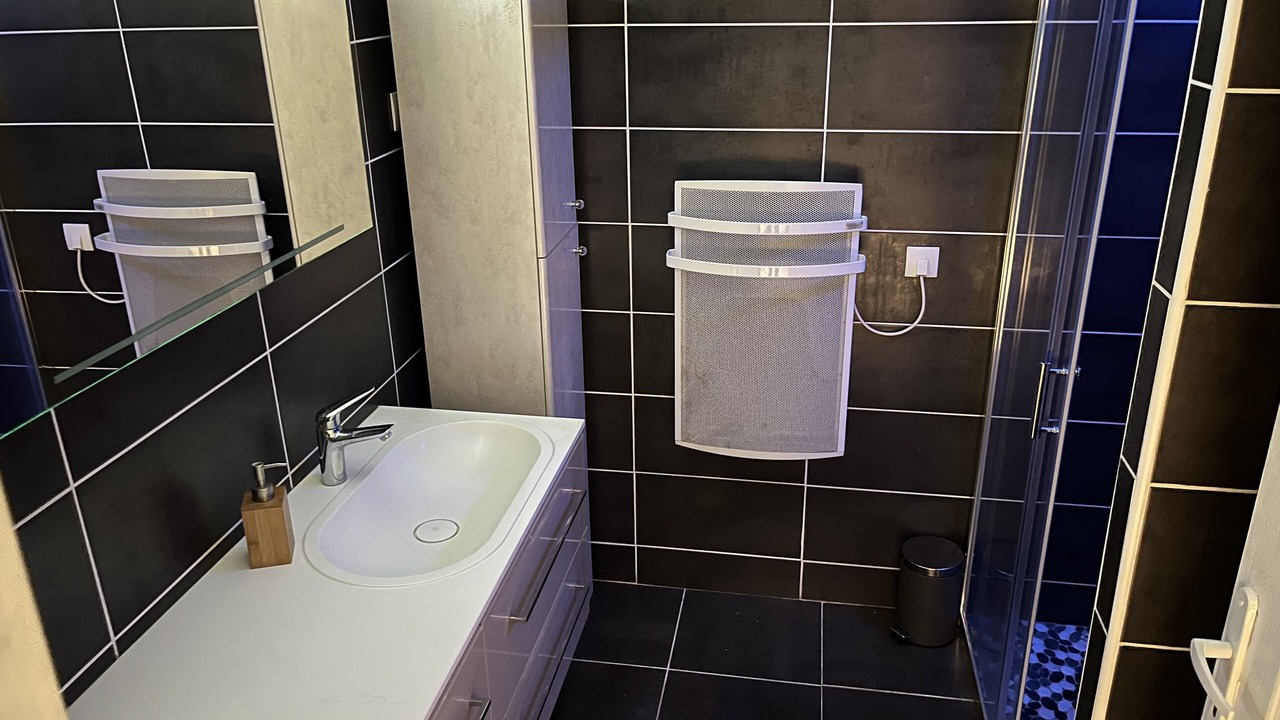 Photo of Bathroom in Maintenon