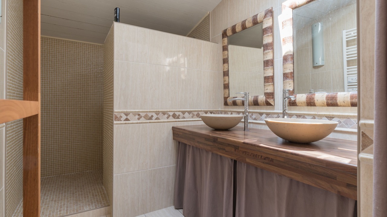 Photo of Bathroom in Saint-Hilaire-de-Chaleons